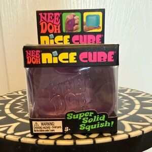 NeeDoh Nice Cube - Purple Super Solid Squish